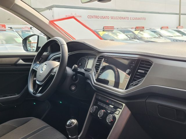 VOLKSWAGEN T-Roc usata, con USB