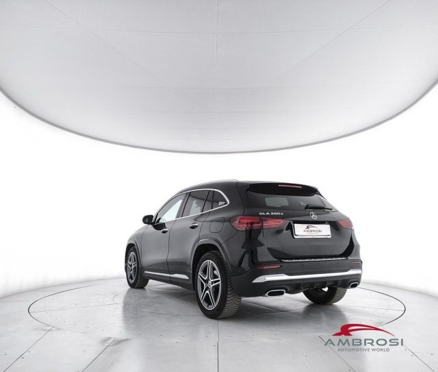 MERCEDES-BENZ GLA 200 usata 3