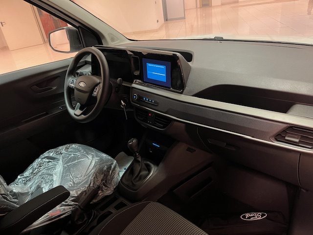 FORD Transit Courier usata, con Sensori di parcheggio posteriori