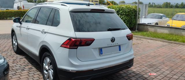 VOLKSWAGEN Tiguan usata, con Airbag laterali