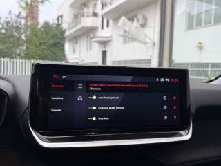 PEUGEOT 208 usata, con Autoradio digitale