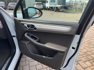 PORSCHE Macan usata, con Bracciolo