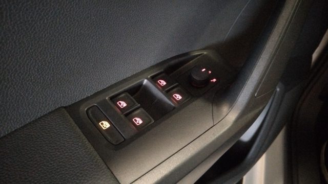 SEAT Arona usata, con Autoradio digitale