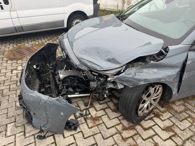 OPEL Corsa usata, con Airbag laterali
