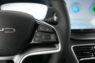 BYD Seal usata, con Sedile posteriore sdoppiato