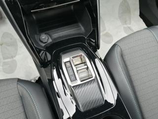 PEUGEOT 2008 usata, con Fari LED