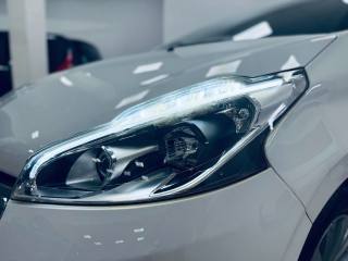 PEUGEOT 208 usata, con Boardcomputer