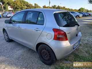 TOYOTA Yaris usata, con Alzacristalli elettrici