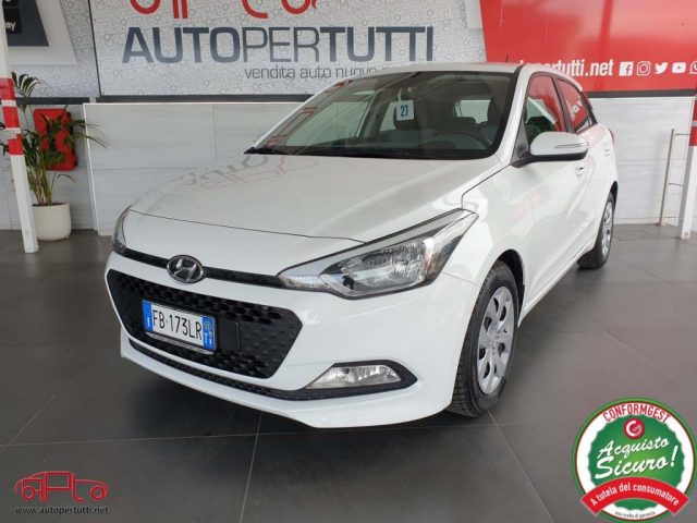 HYUNDAI i20 usata, con Airbag
