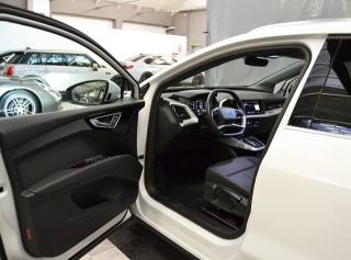 AUDI Q4 e-tron usata, con Airbag
