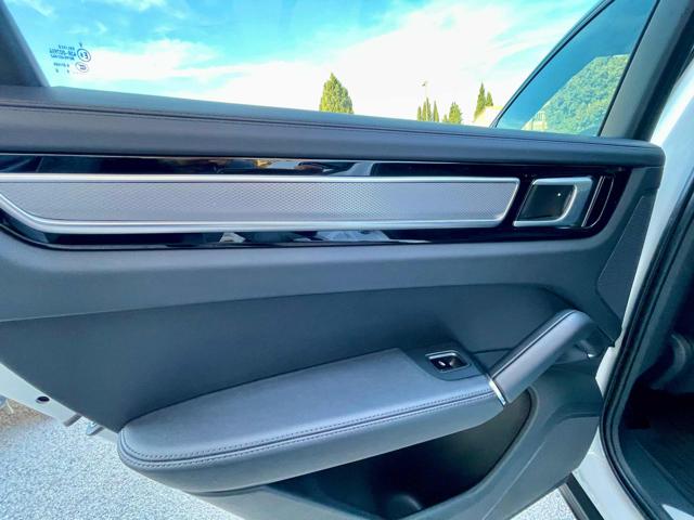 PORSCHE Cayenne usata, con Leve al volante