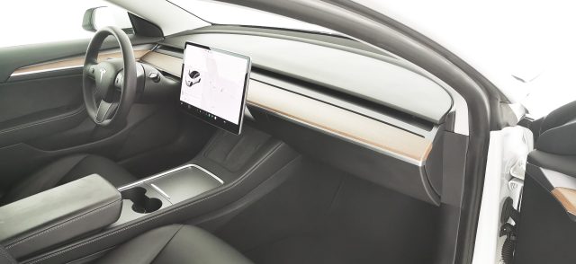 TESLA Model 3 usata, con Fari full-led
