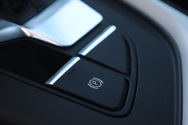 AUDI A4 usata, con Fari LED
