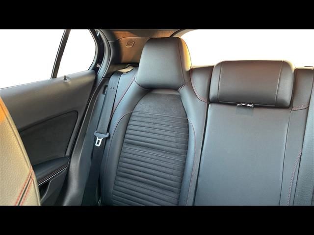 MERCEDES-BENZ GLA 200 usata 8
