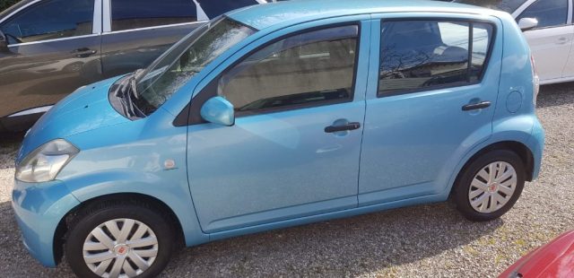 DAIHATSU Sirion usata 2
