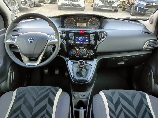 LANCIA Ypsilon usata, con Fendinebbia
