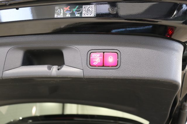 MERCEDES-BENZ GLE 300 usata, con Fari LED