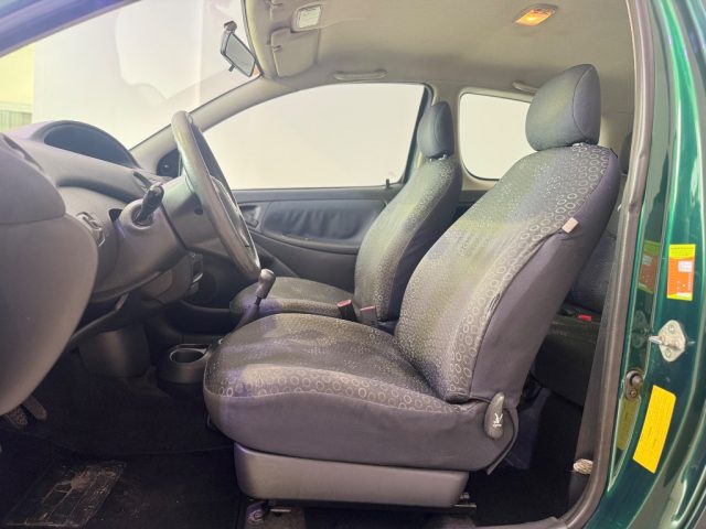TOYOTA Yaris usata 3