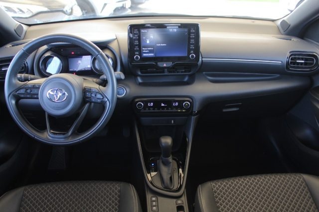 TOYOTA Yaris usata, con Fendinebbia