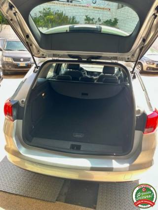 OPEL Astra usata, con USB