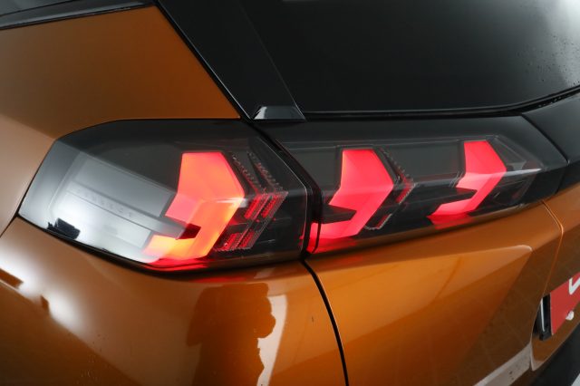PEUGEOT 2008 usata 9