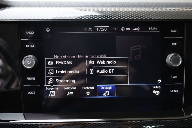 VOLKSWAGEN Taigo usata, con Vivavoce