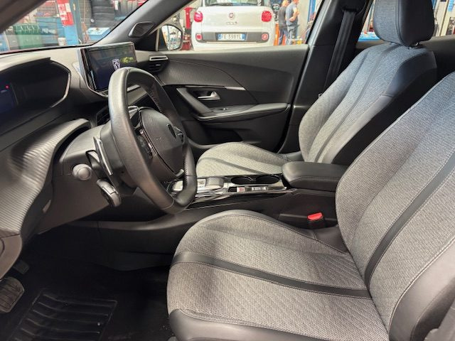 PEUGEOT 2008 usata, con Autoradio digitale