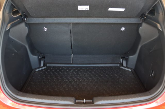 TOYOTA Yaris usata 10