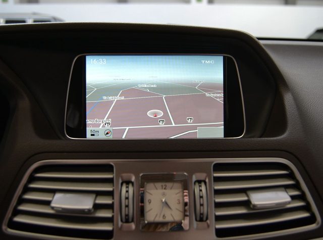 MERCEDES-BENZ E 200 usata, con Boardcomputer