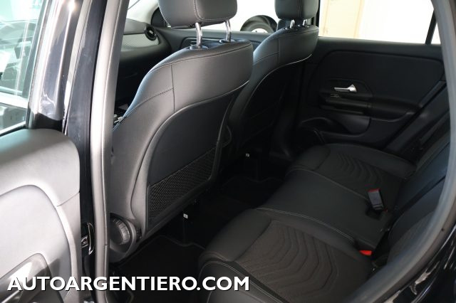 MERCEDES-BENZ GLA 180 usata, con Volante multifunzione