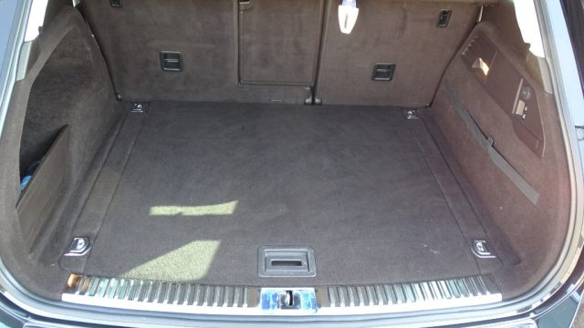 VOLKSWAGEN Touareg usata 125