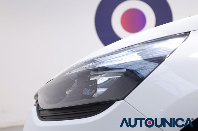 RENAULT Clio usata, con Autoradio digitale