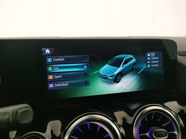 MERCEDES-BENZ GLA 200 usata, con Sedili riscaldati