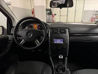 MERCEDES-BENZ B 180 usata, con Controllo trazione