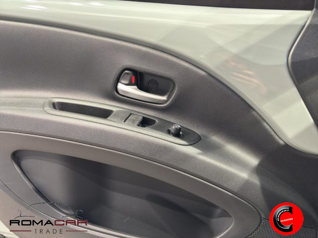 TOYOTA Aygo X usata, con Autoradio digitale