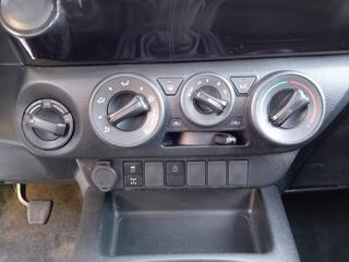 TOYOTA Hilux usata, con Specchietti laterali elettrici