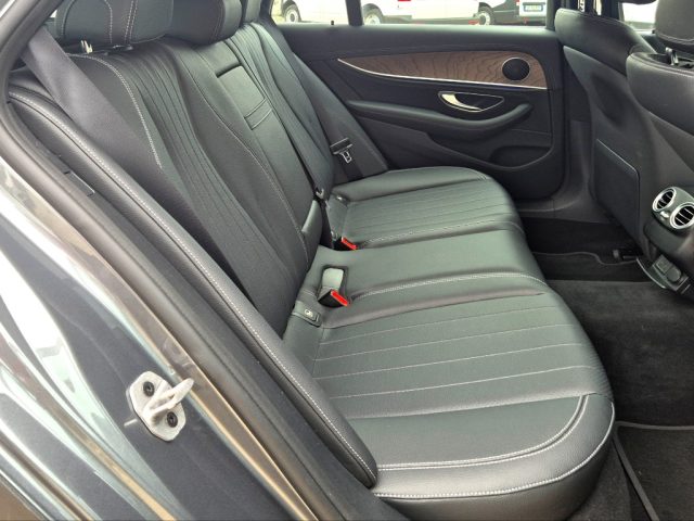 MERCEDES-BENZ E 220 usata, con USB
