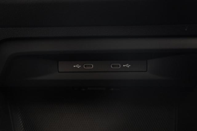 VOLKSWAGEN Golf Variant usata, con Fari LED