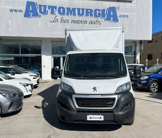 PEUGEOT Boxer usata, con Airbag