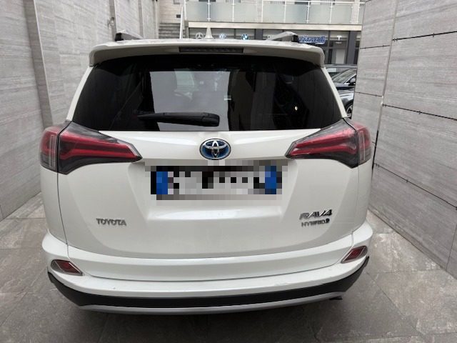 TOYOTA RAV 4 usata, con Cerchi in lega