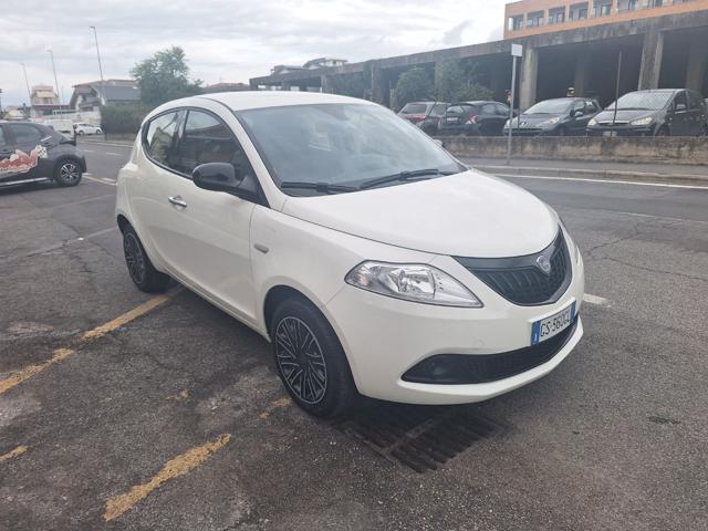 LANCIA Ypsilon usata, con Autoradio