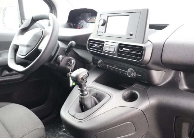 PEUGEOT Partner usata, con USB