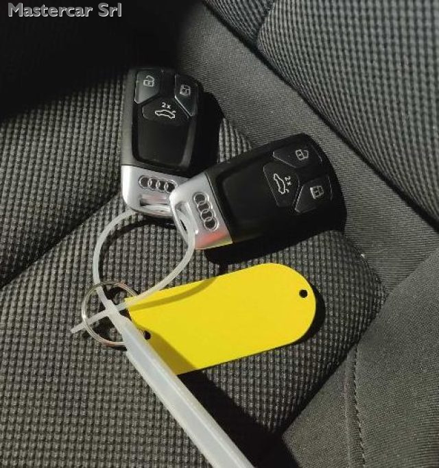 AUDI A4 usata, con Autoradio