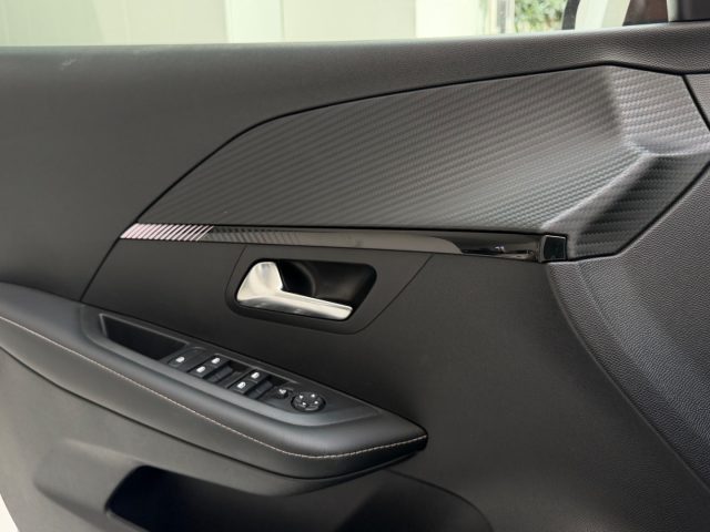 PEUGEOT 208 usata, con Isofix