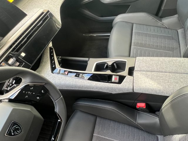 PEUGEOT 3008 usata, con Fari Xenon