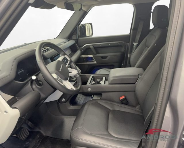 LAND ROVER Defender usata 8