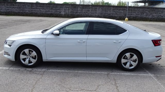 SKODA Superb usata, con Airbag Passeggero