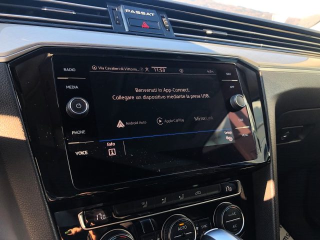 VOLKSWAGEN Passat Variant usata, con Autoradio digitale