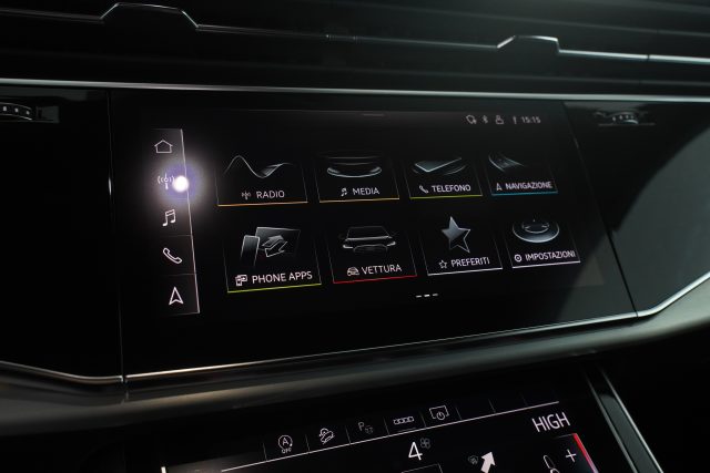 AUDI Q8 usata 11