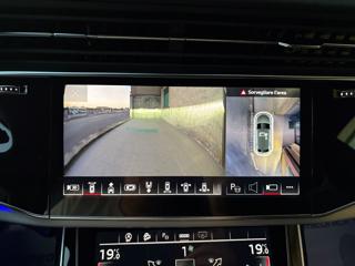 AUDI Q8 usata, con Sensori di parcheggio anteriori